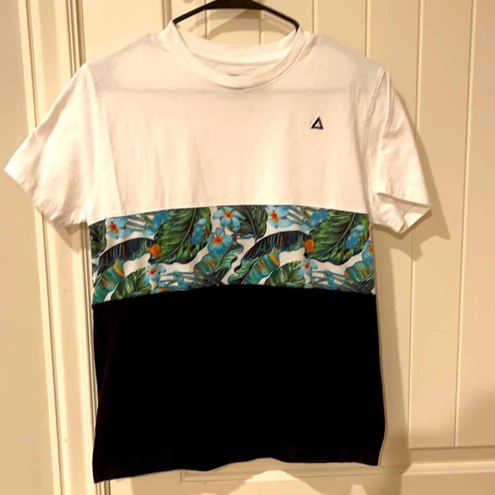 Asphalt Yacht Club Boys short sleeve T Shirt SZ XL